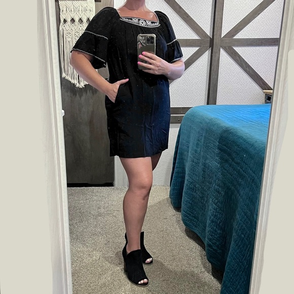 Max Studio Ruffle Sleeve Embroidered Dress - Picture 2 of 6